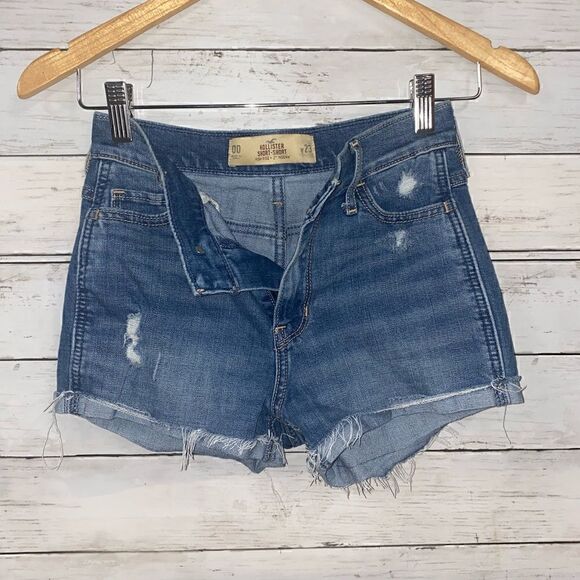Hollister Short- Short Distressed High Rise Shorts - Picture 3 of 4
